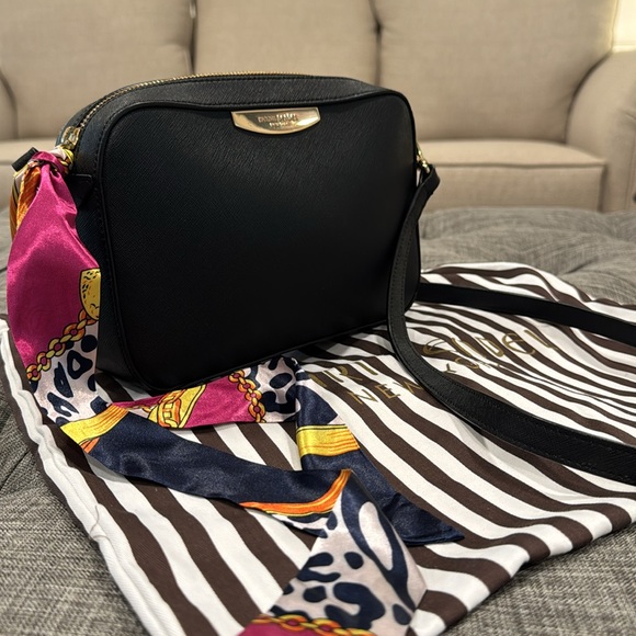 Henri Bendel Bag Black Saffiano Leather Crossbody Bag - Picture 3 of 17